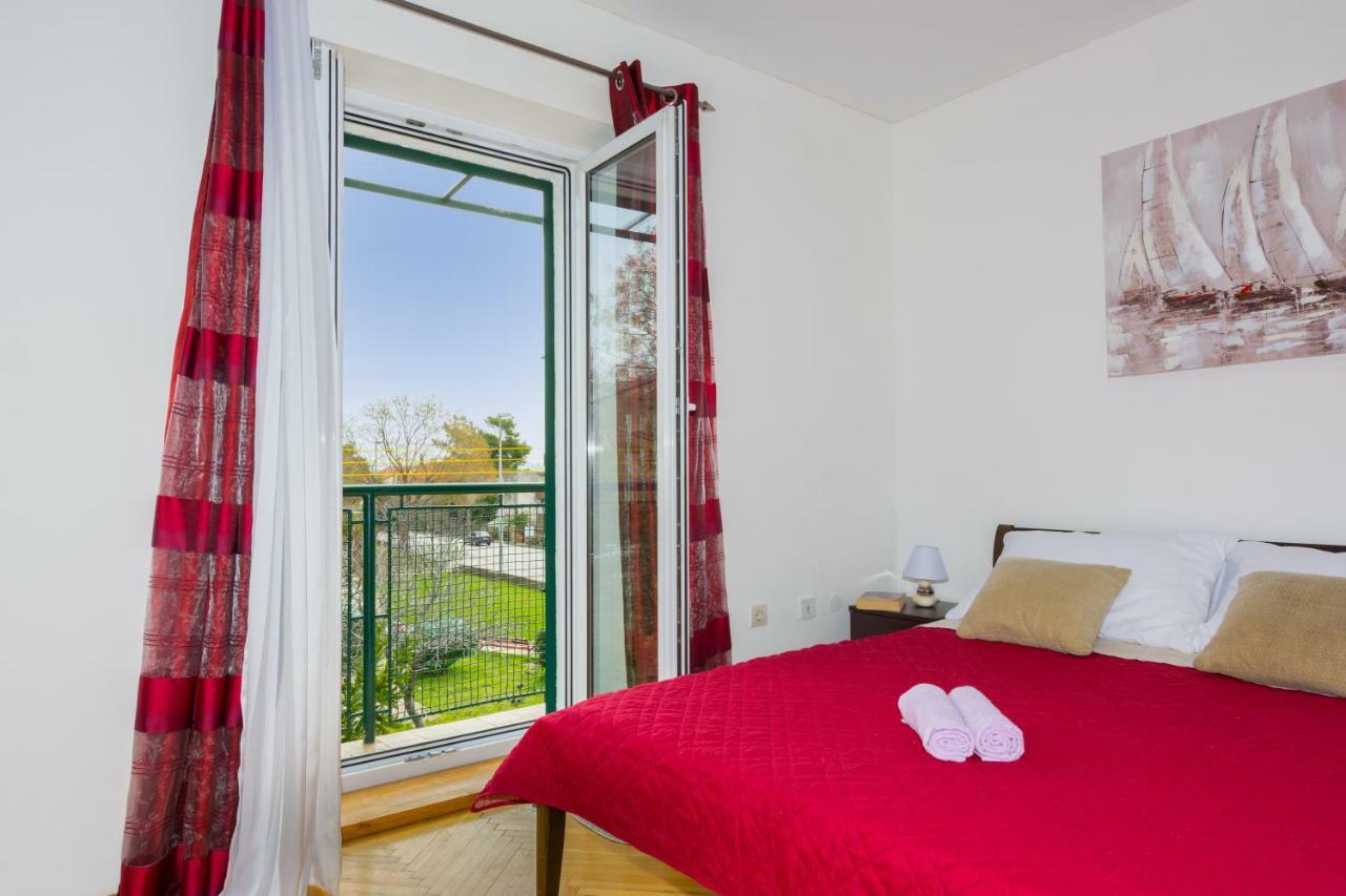 Park Apartment *